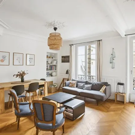 Family Will Seduce You With Its Peaceful Environment Paříž